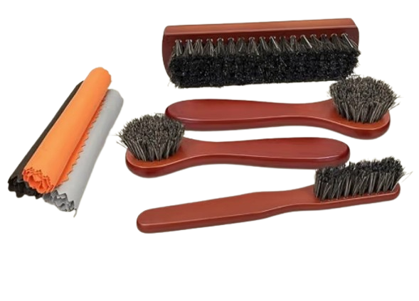 Shoe polish set
